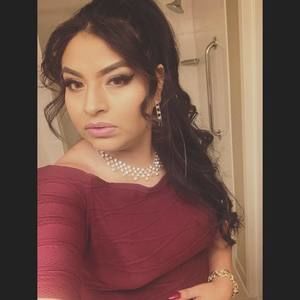 Meet your Posher, Claudia